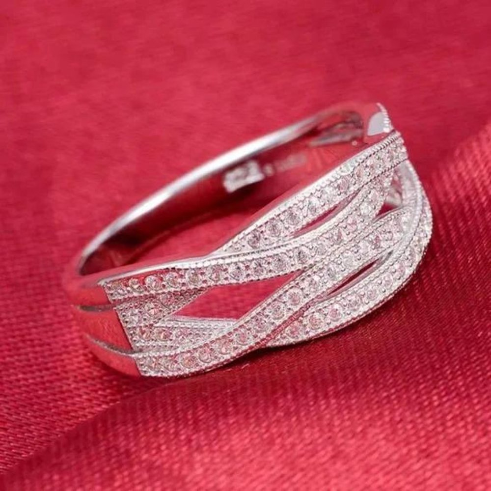 NEW ETERNITY 925 STERLING SILVER RING, CUTE RING, SHINY RING. - Picture 3 of 4